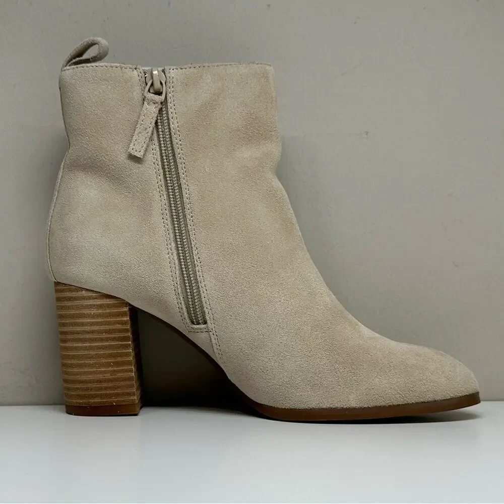 NWOB | Violet & Red | Meaghan Heeled Suede Bootie | Off-White | 7M